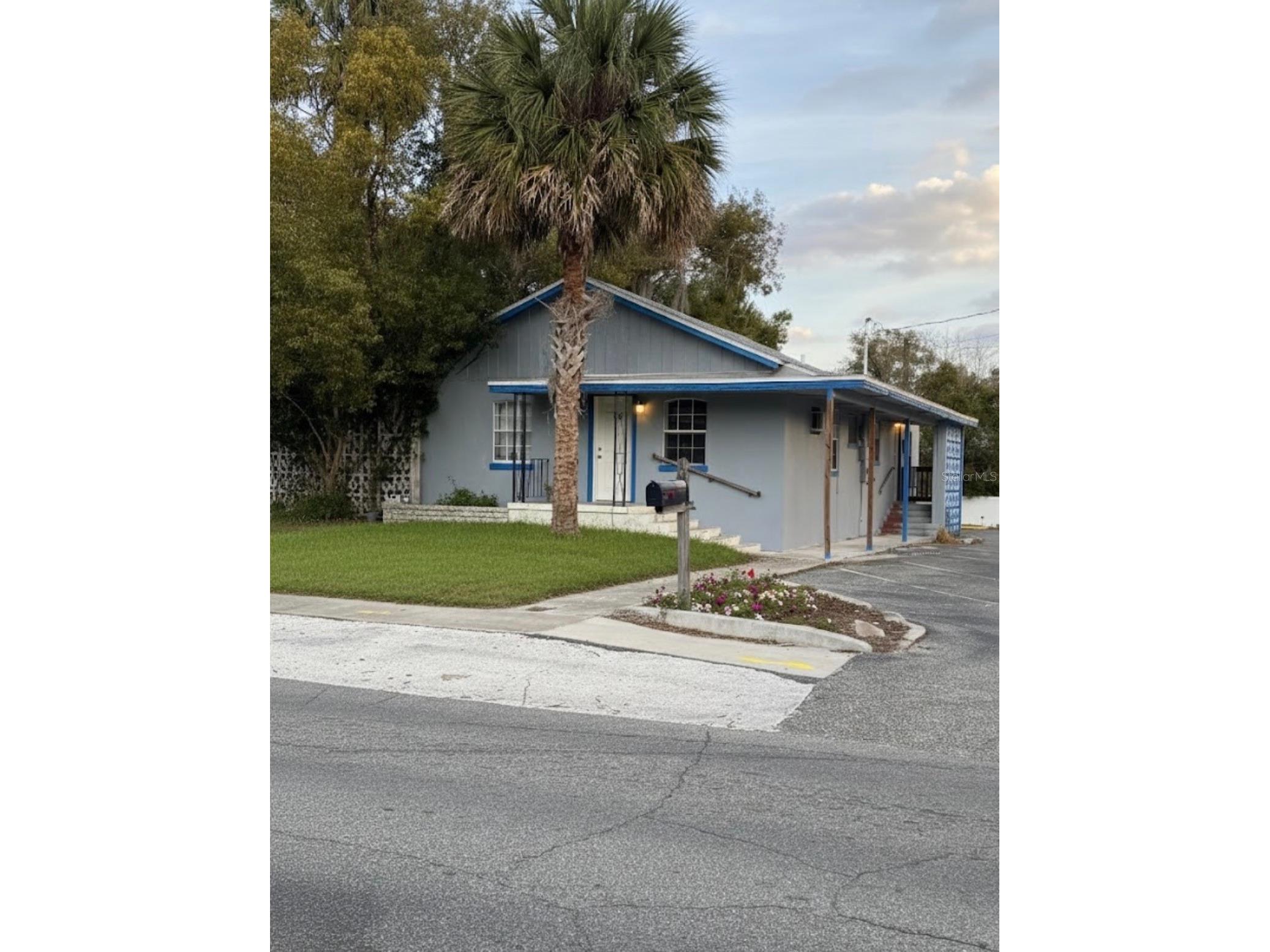 109 N Stone Street Deland FL 32720 V4946976 image1