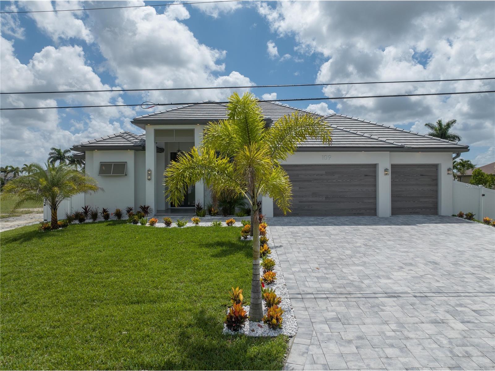 109 NW 35th Place Cape Coral FL 33993 A4676836 image1