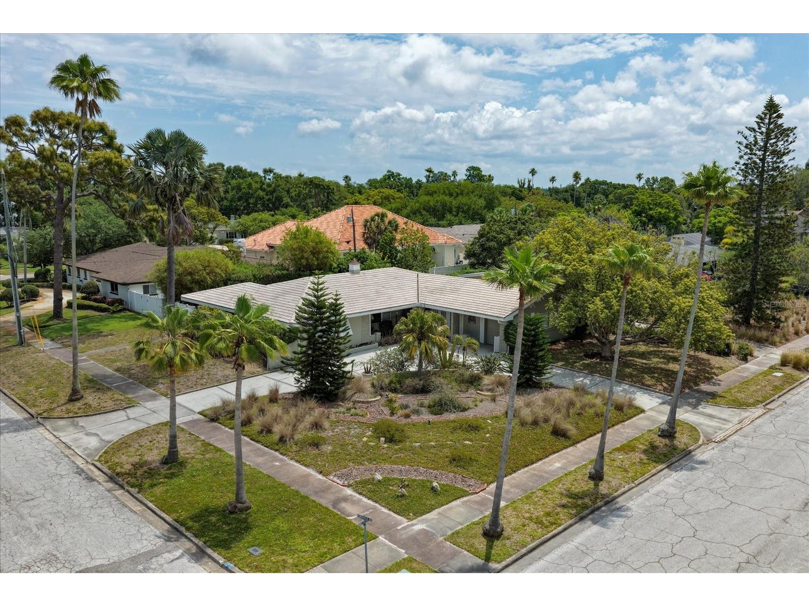 109 Ponce De Leon Boulevard Belleair FL 33756 TB8505776 image1