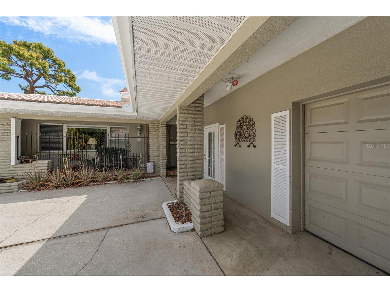 109 Ponce De Leon Boulevard Belleair FL 33756 TB8505776 image4