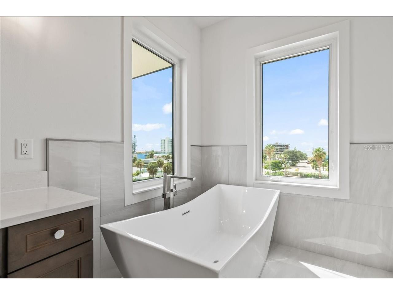 109 Punta Vista Drive Saint Pete Beach FL 33706 - BOCA CIEGA BAY TB8464490 image32
