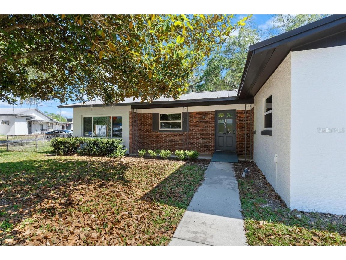 109 W Lakeview Street Lady Lake FL 32159 G5099274 image2