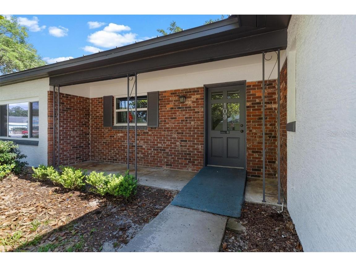 109 W Lakeview Street Lady Lake FL 32159 G5099274 image3