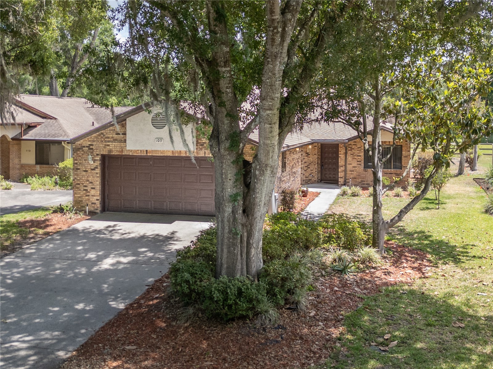 109 Waterwood Drive Yalaha FL 34797 - LAKE HARRIS CHAIN OF LAKES G5111380 image1
