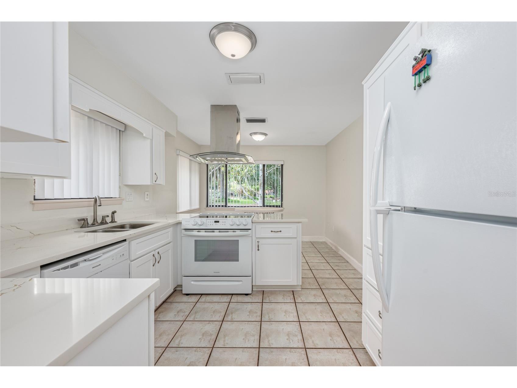 109 Waterwood Drive Yalaha FL 34797 - LAKE HARRIS CHAIN OF LAKES G5111380 image8