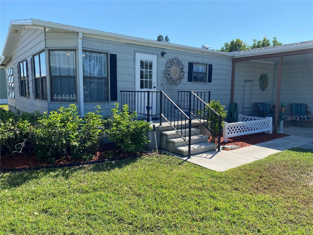 109 Whipporwill Court Ellenton FL 34222 A4562063 image1