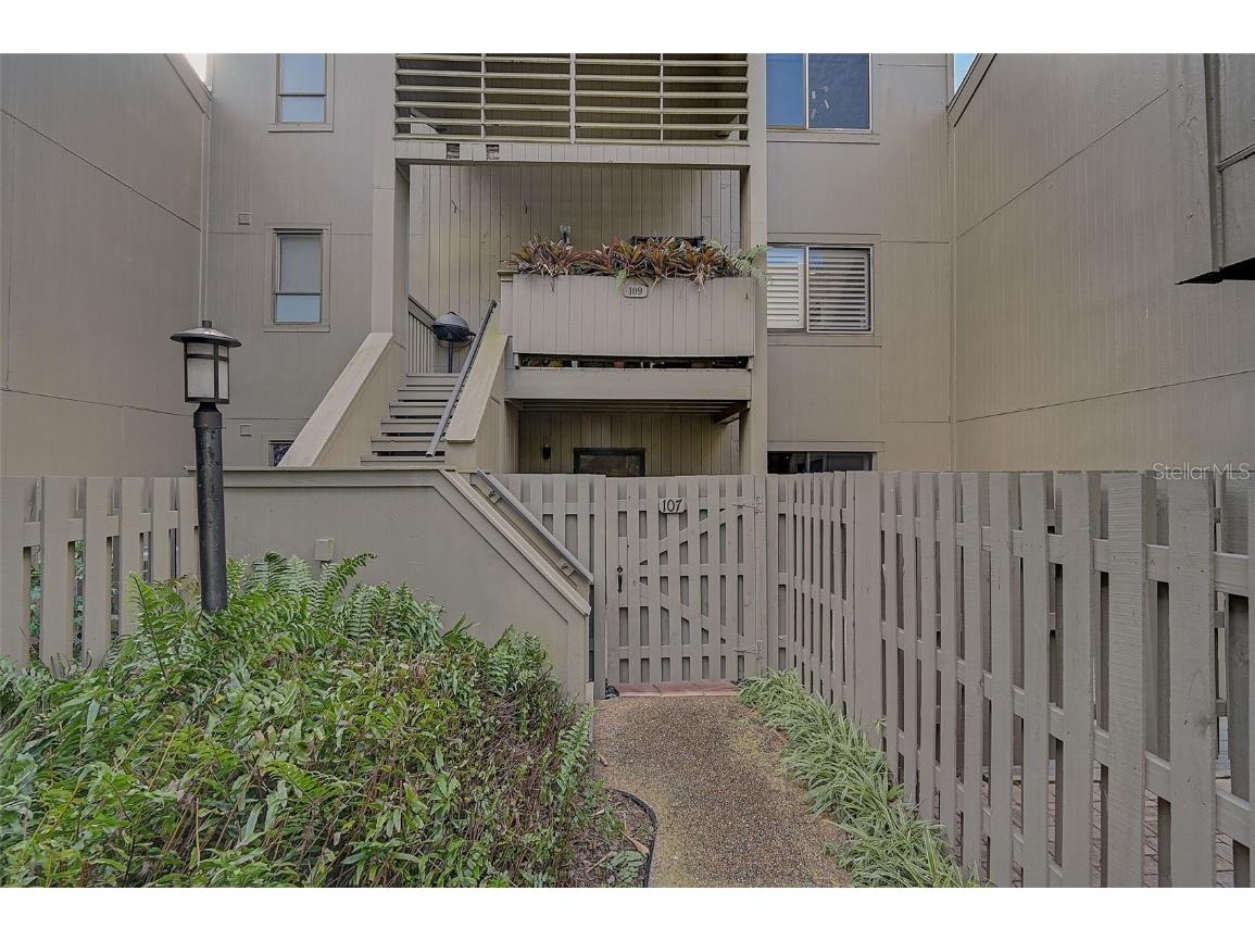 109 Woodland Place Osprey FL 34229 A4632792 image1