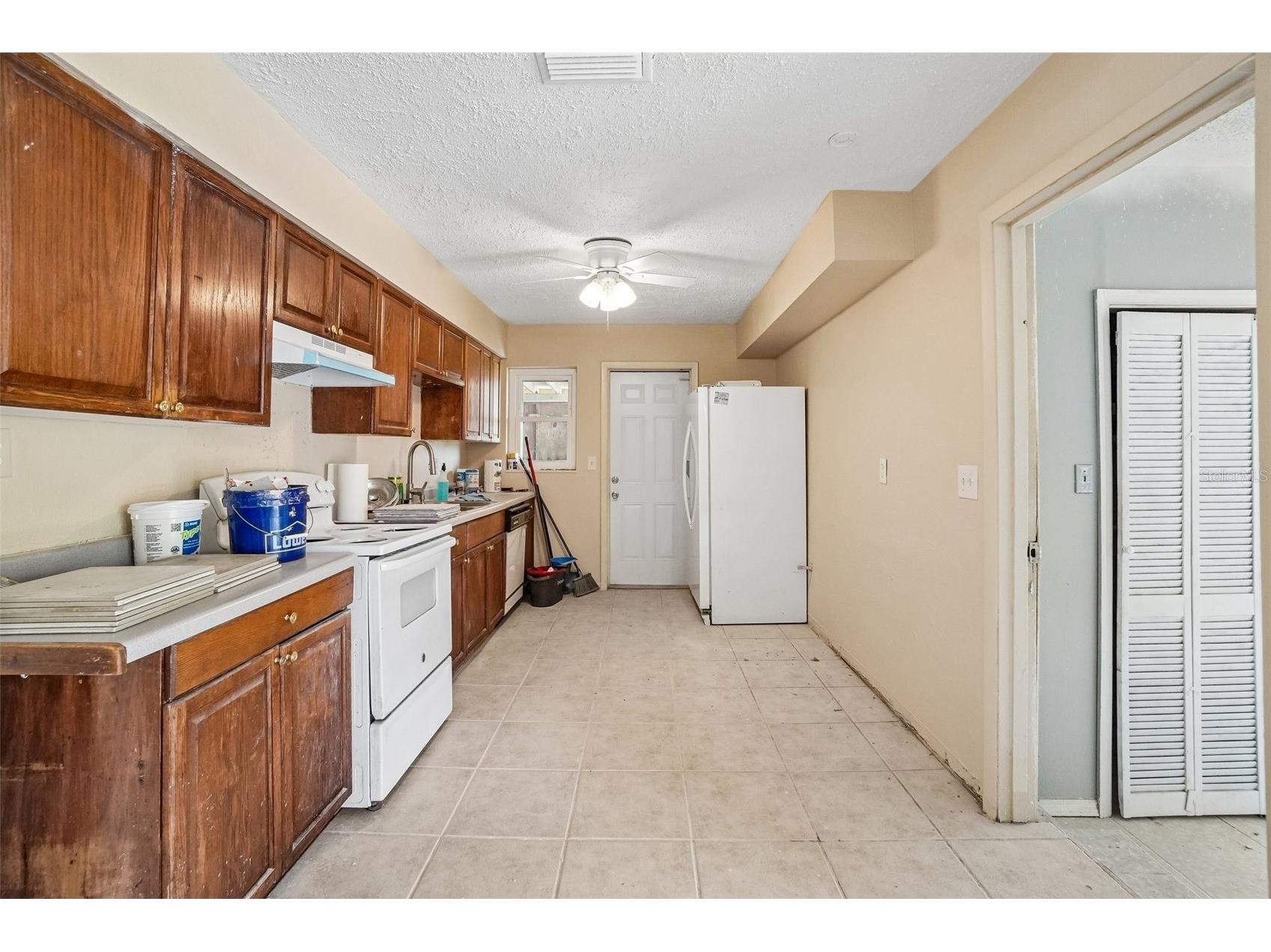 1090 Edgehill Ave Spring Hill FL 34606 TB8513656 image5