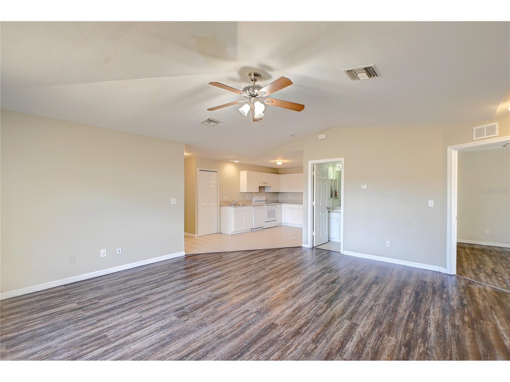 1090 Jaguar Boulevard Lehigh Acres FL 33974 C7521733 image5