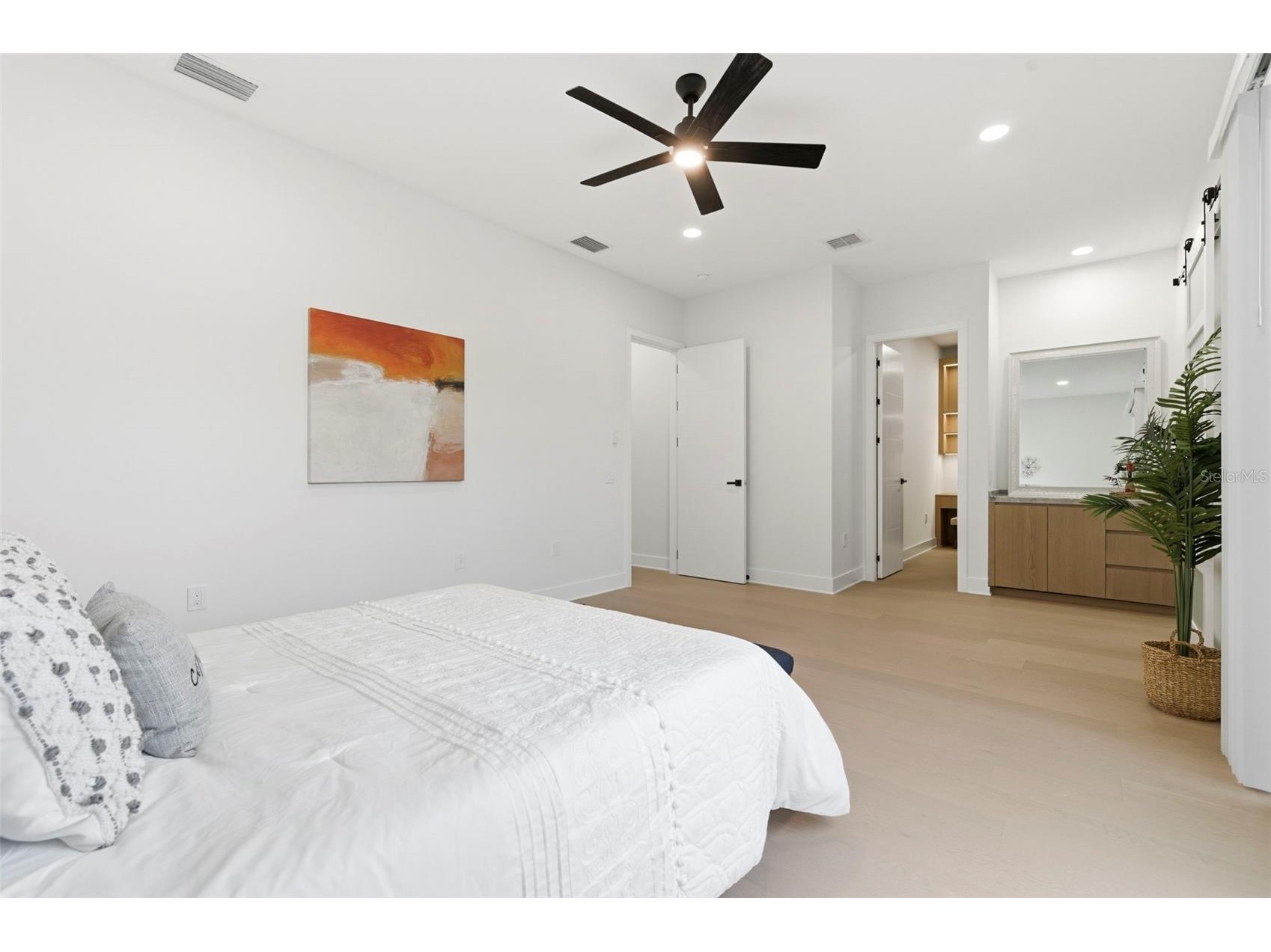 1090 Main Street Safety Harbor FL 34695 TB8507231 image53