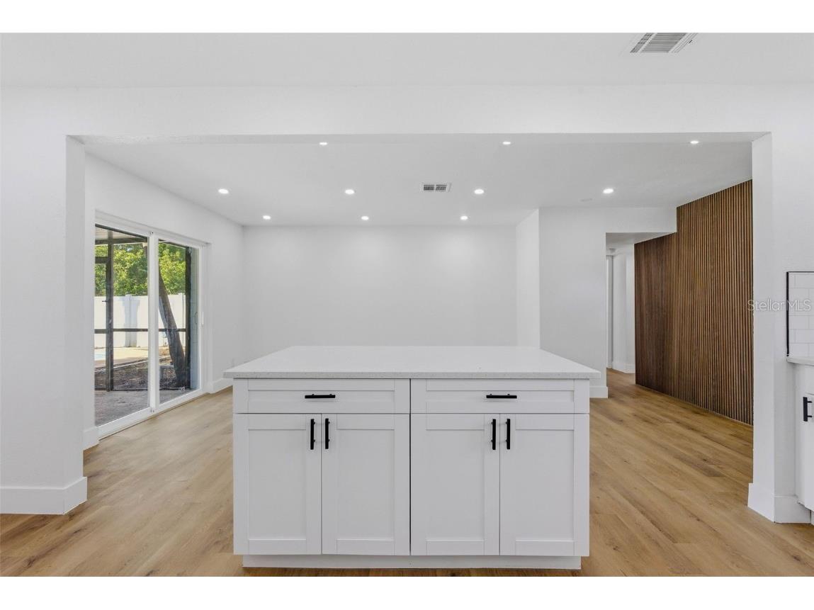 10906 N 28th Street Tampa FL 33612 TB8456749 image14