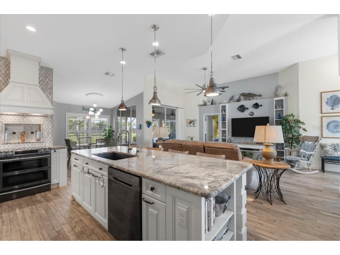 1091 Rotonda Circle Rotonda West FL 33947 - ROTONDA RIVER C7507622 image14