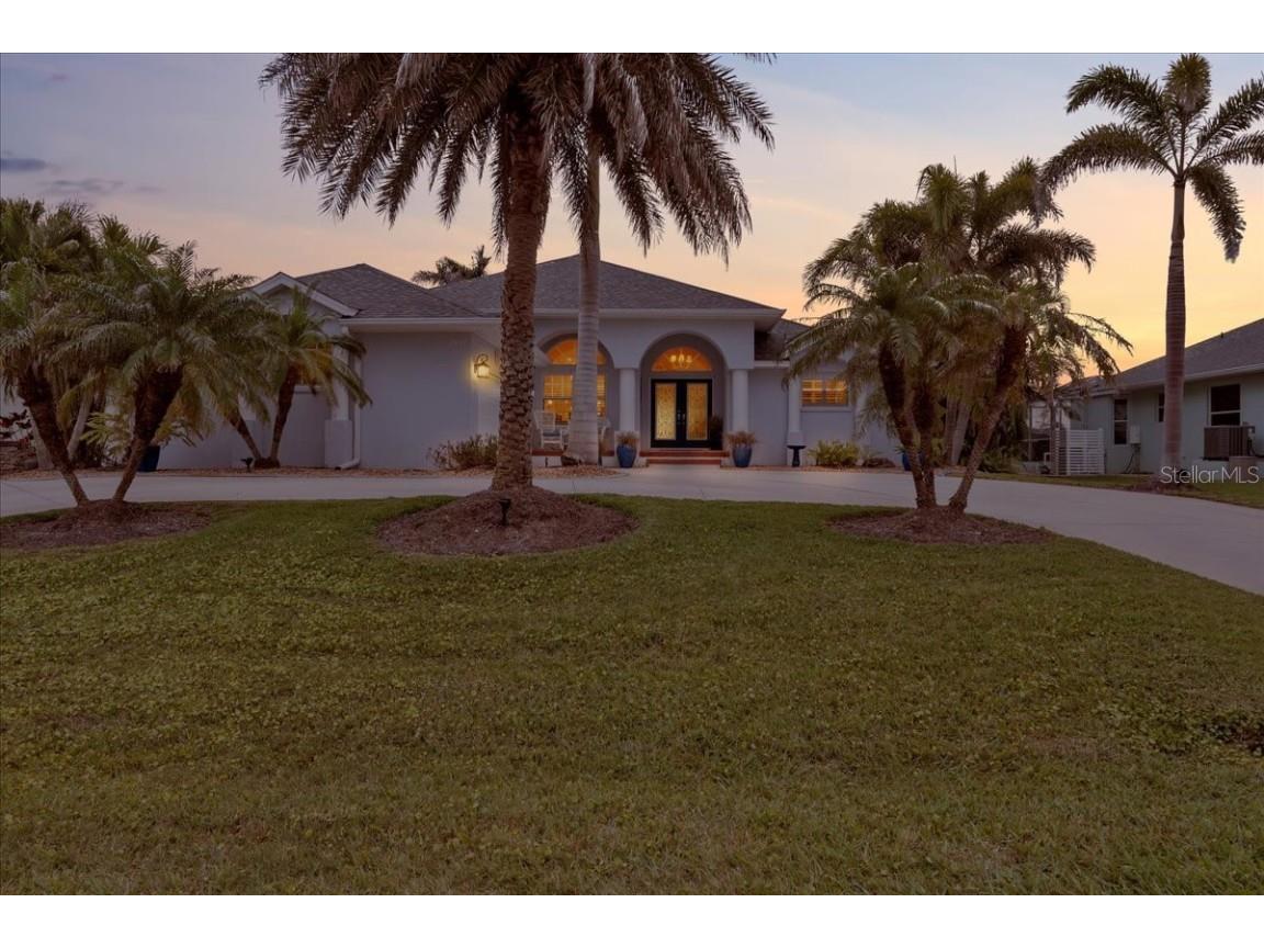 1091 Rotonda Circle Rotonda West FL 33947 - ROTONDA RIVER C7507622 image2