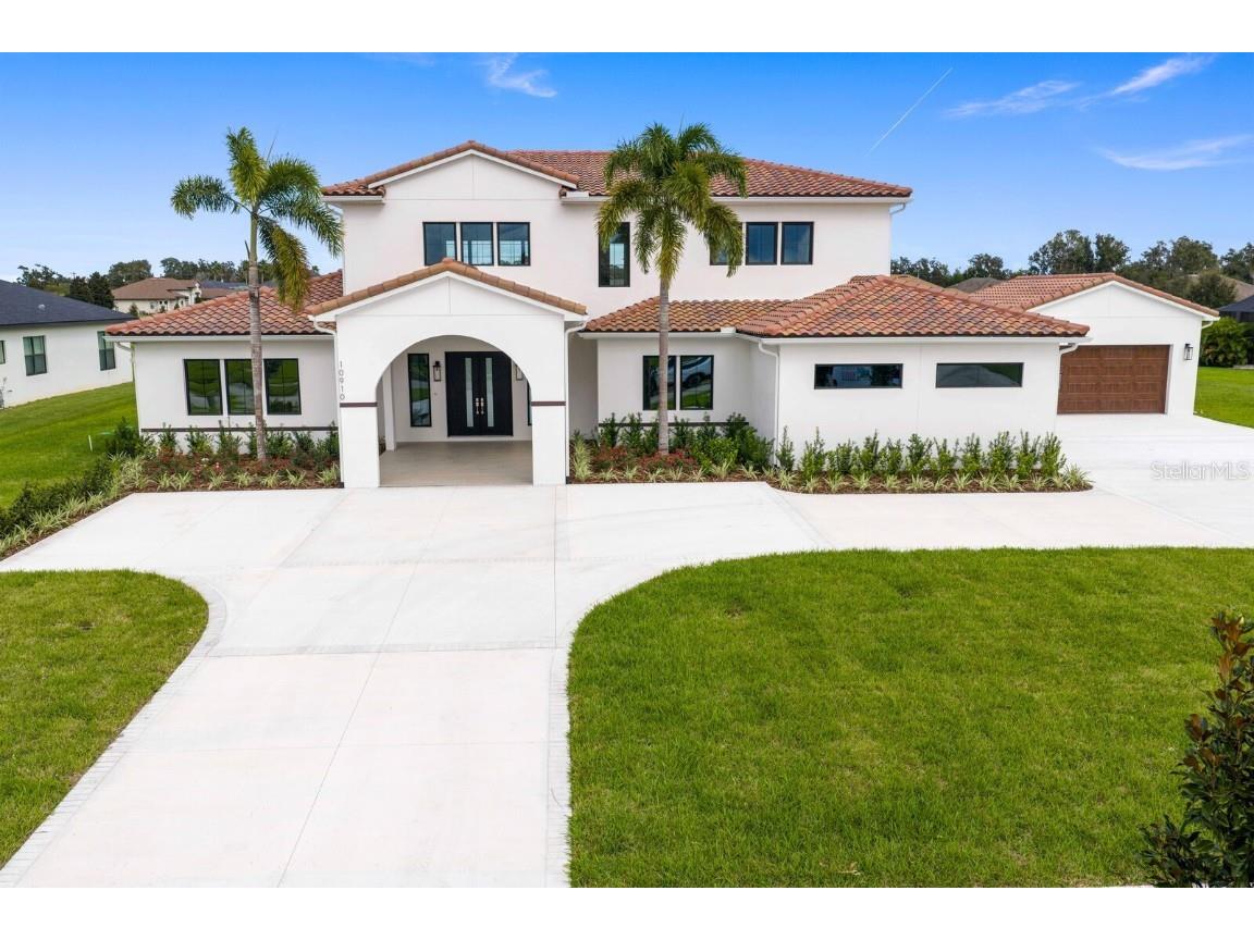 10910 Brooksnest Court Lithia FL 33547 TB8437629 image1