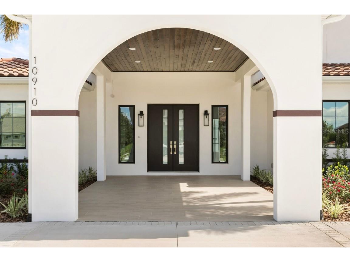 10910 Brooksnest Court Lithia FL 33547 TB8437629 image2