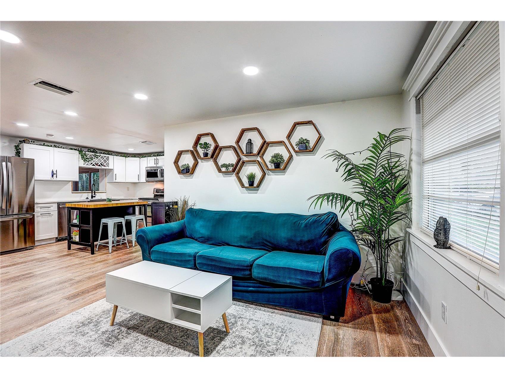 10914 N 22nd Street Tampa FL 33612 TB8510333 image4