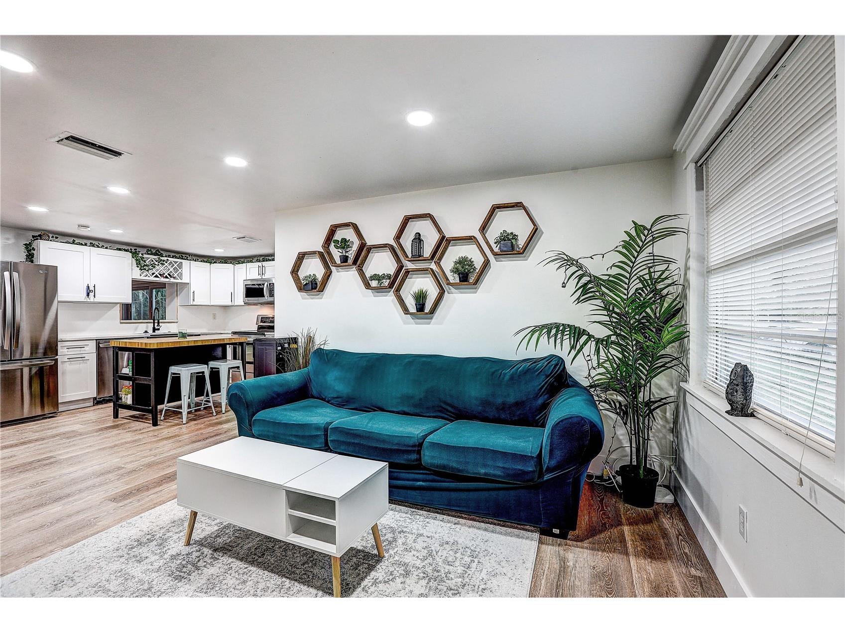 10914 N 22nd Street Tampa FL 33612 TB8510333 image5