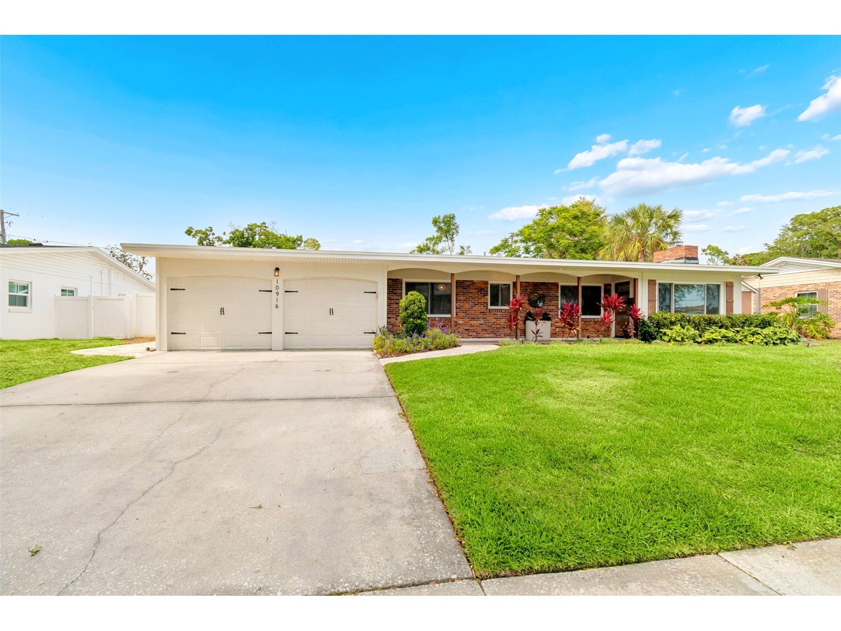 10916 Carrollwood Drive Tampa FL 33618 TB8506194 image1