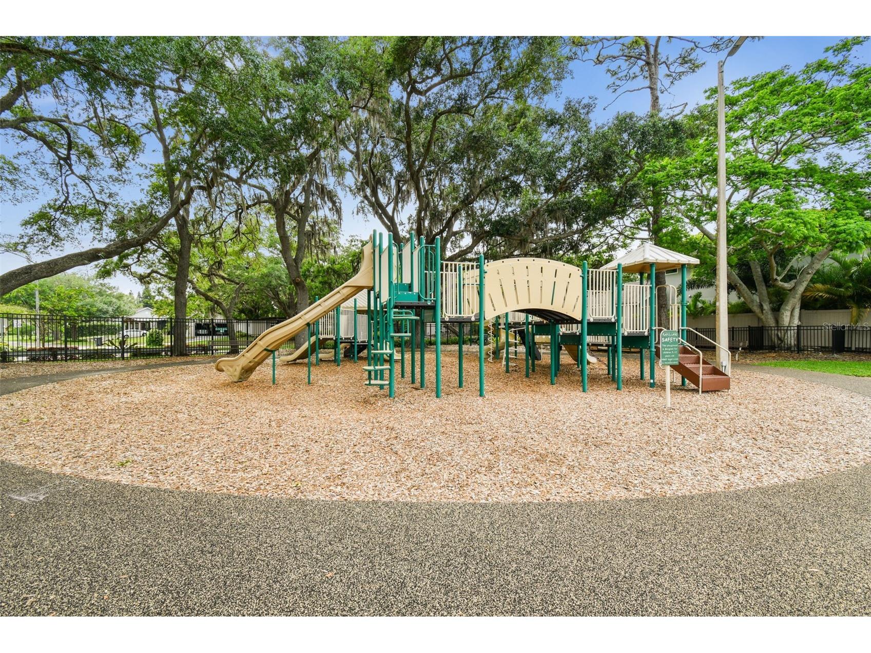 10916 Carrollwood Drive Tampa FL 33618 TB8506194 image40
