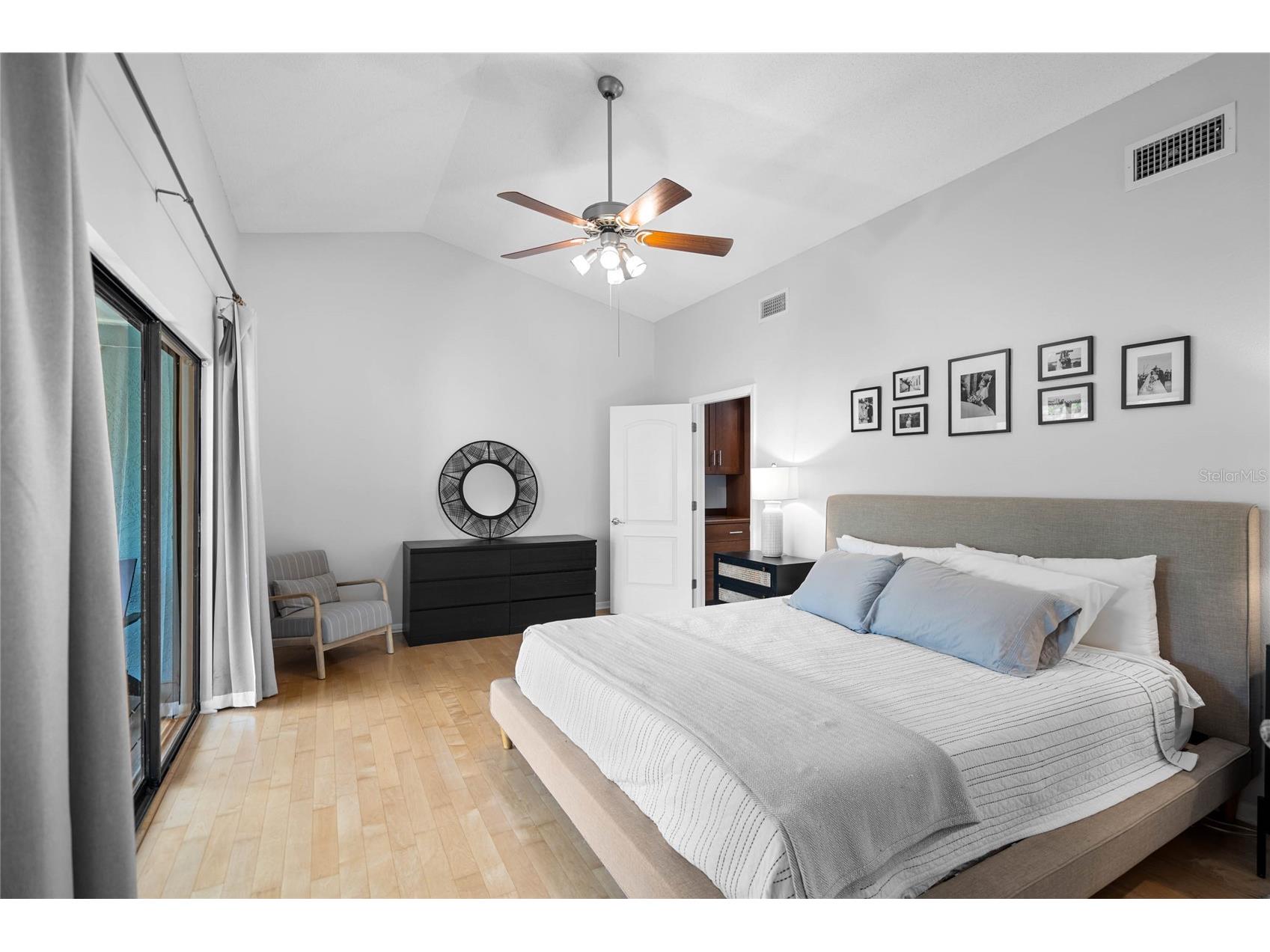 1092 Sanabel Court NE Saint Petersburg FL 33702 TB8497355 image5