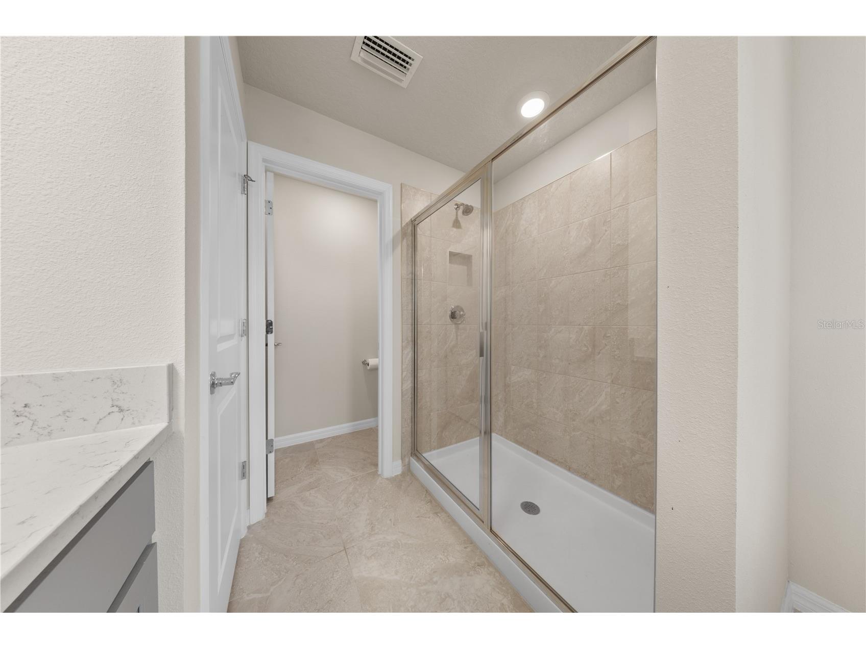 10922 Felicity Alley Orlando FL 32829 S5153993 image36