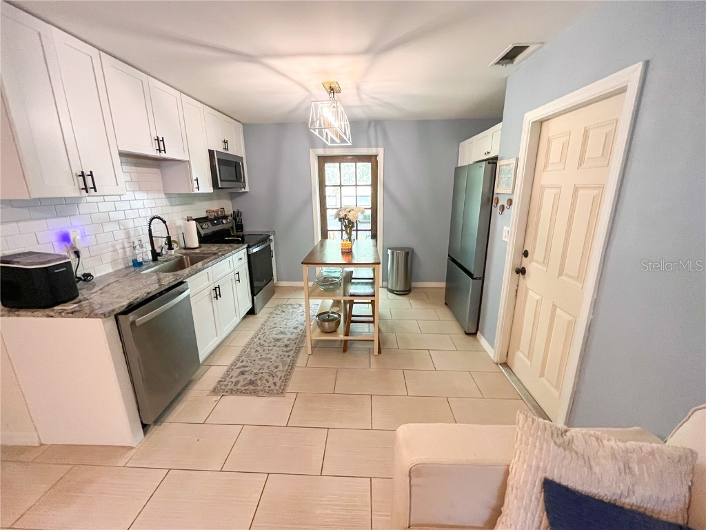 10924 N Boulevard Tampa FL 33612 TB8419646 image10