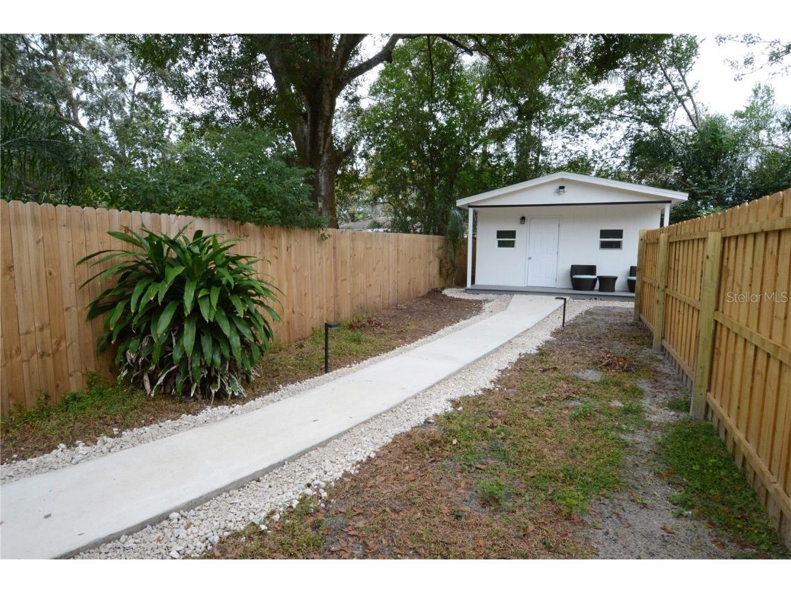 10934 N Boulevard Tampa FL 33612 U8222112 image1