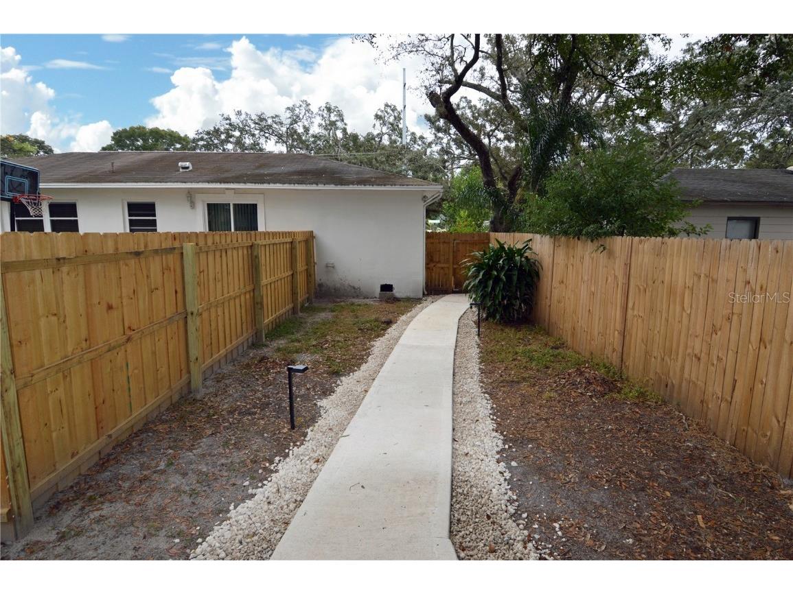 10934 N Boulevard Tampa FL 33612 TB8461800 image33