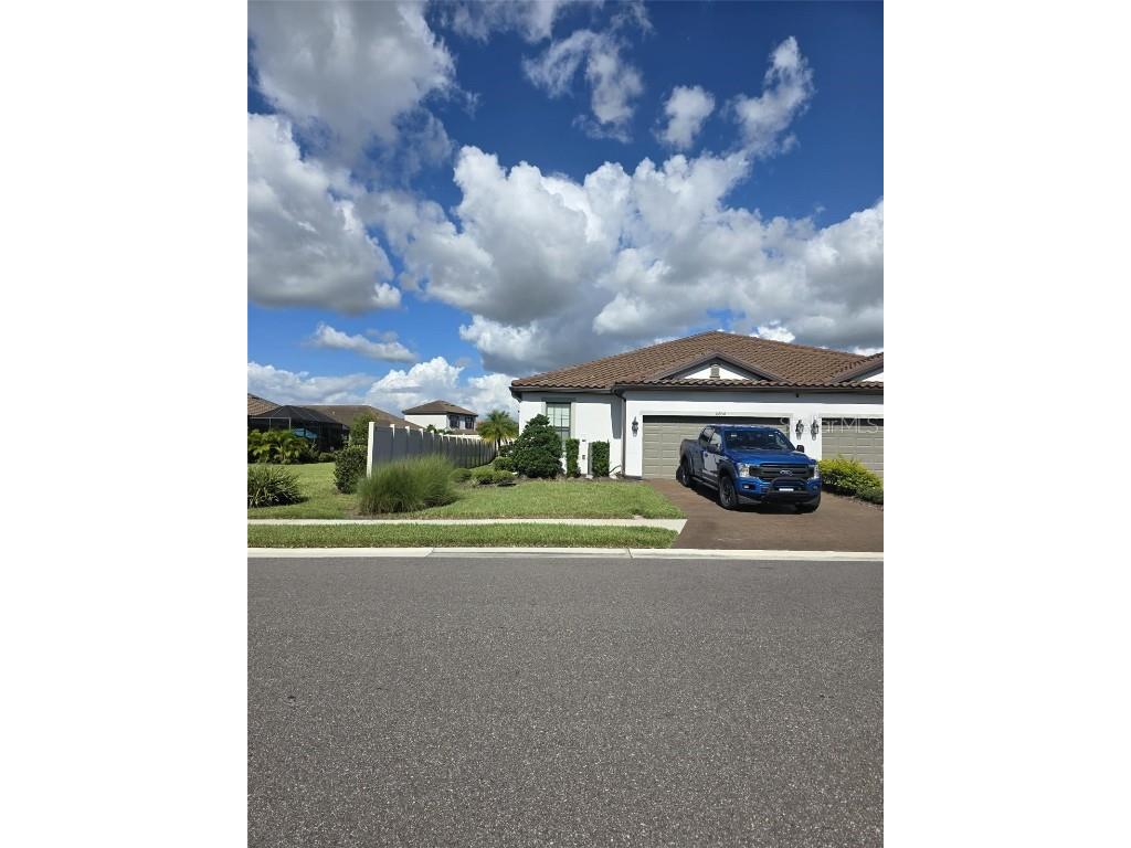 10934 Wendover Drive Palmetto FL 34221 TB8432866 image1