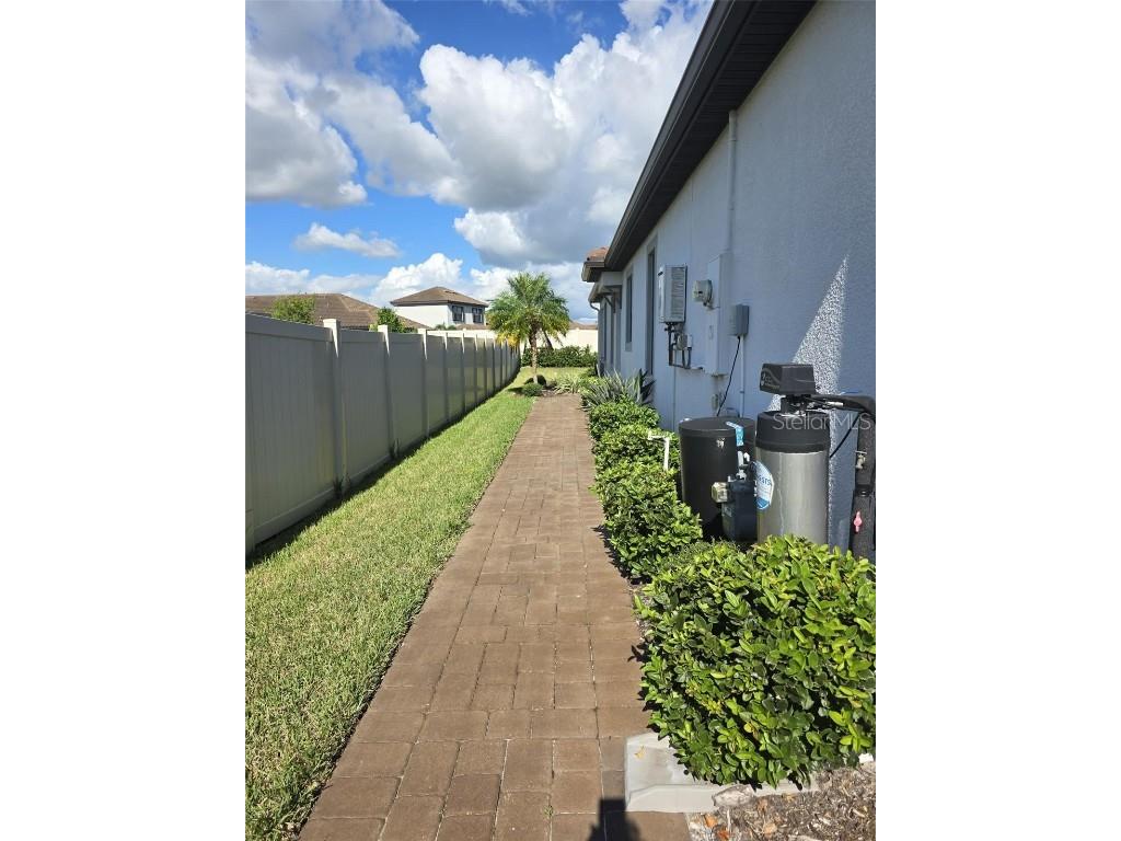 10934 Wendover Drive Palmetto FL 34221 TB8432866 image2