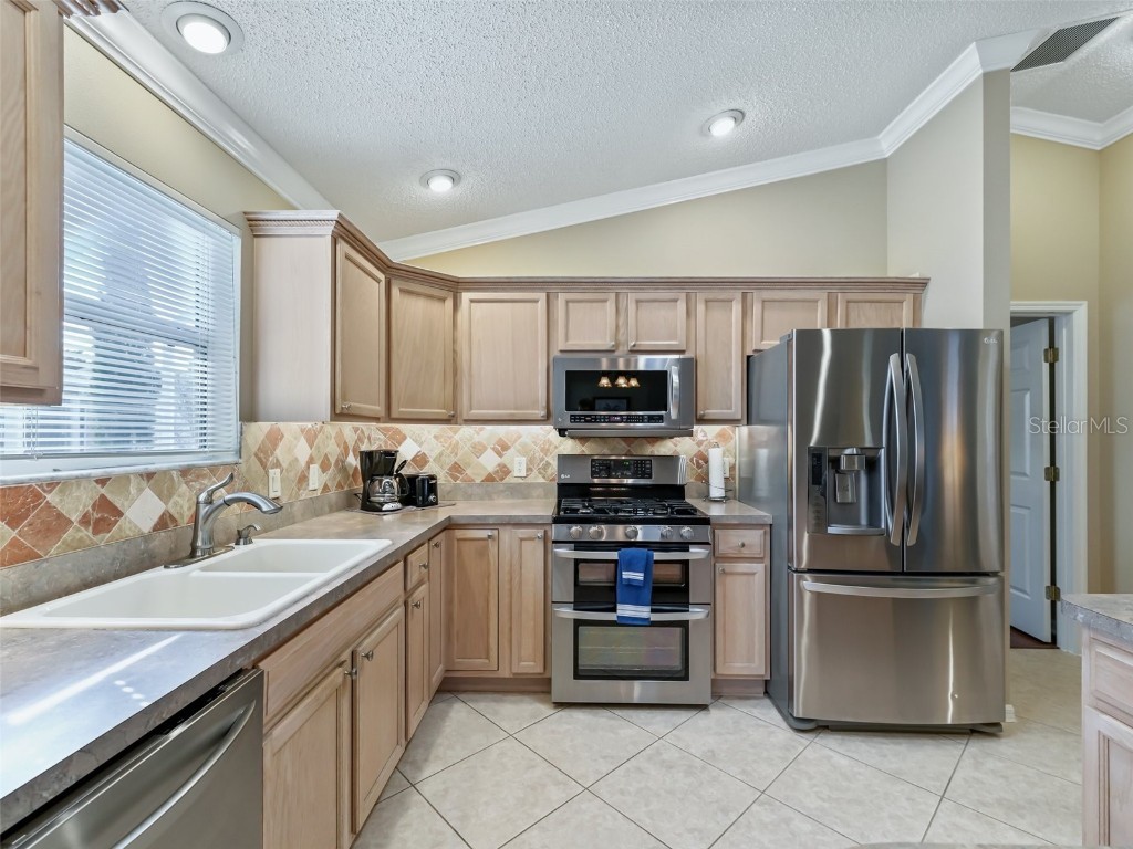 1095 Blythe Way The Villages FL 32162 OM704890 image7