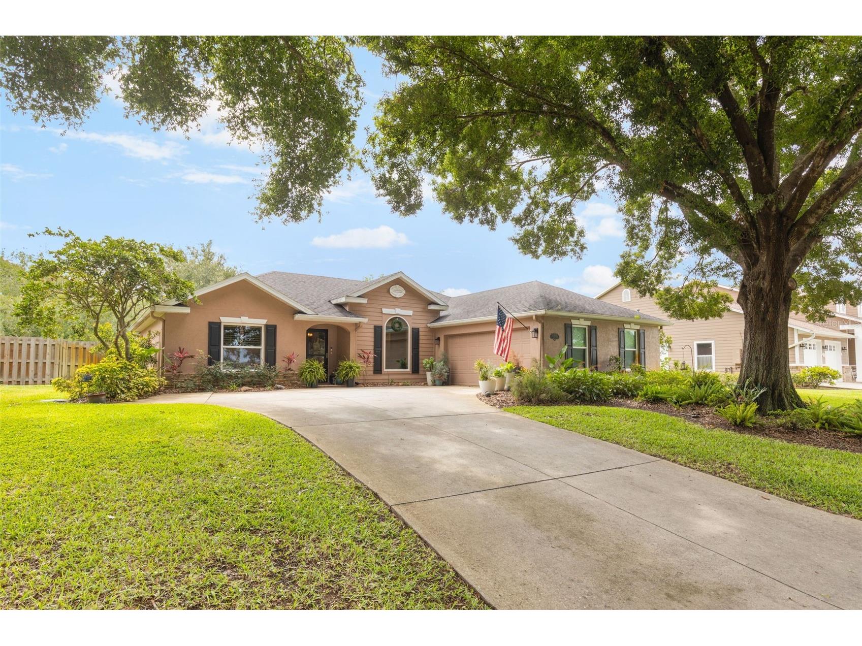 1095 Club Hills Drive Eustis FL 32726 G5106114 image1