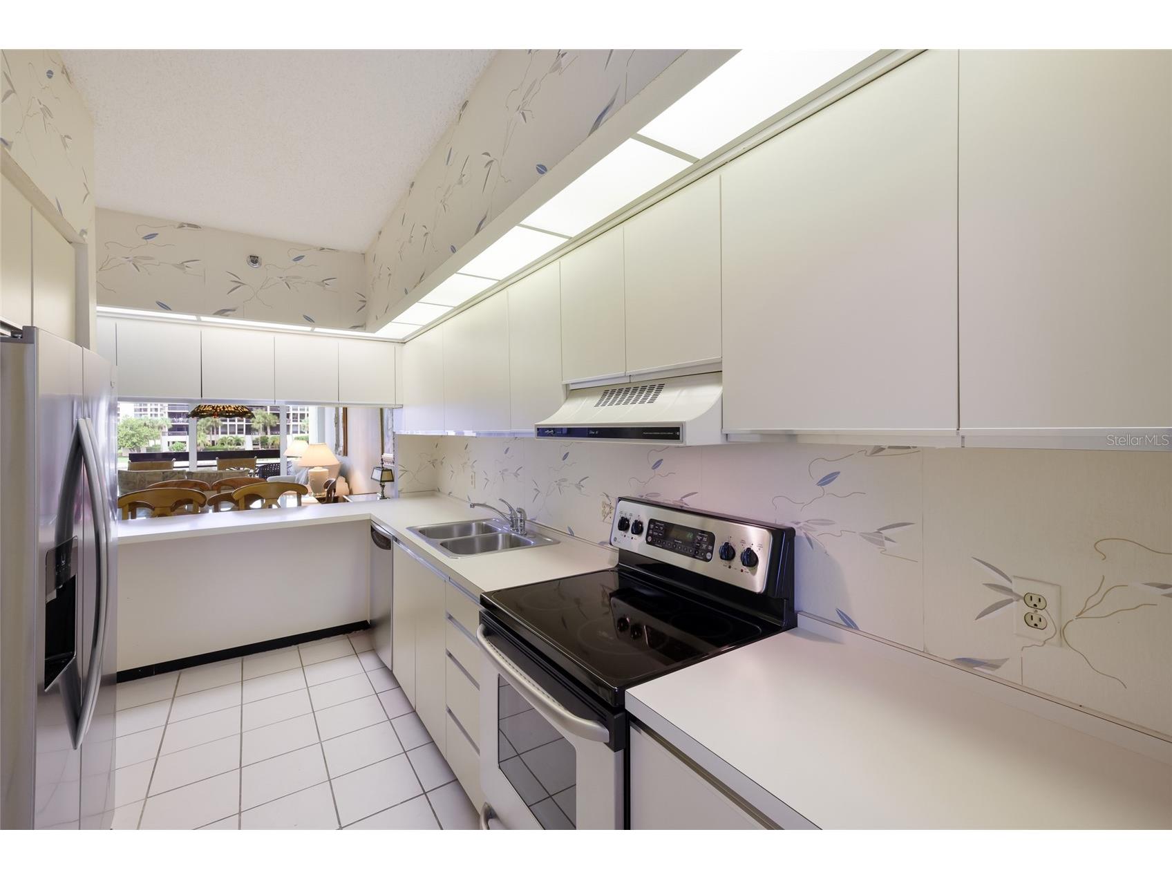 1095 Gulf Of Mexico Drive #102 Longboat Key FL 34228 - GULF OF MEXICO A4693425 image13