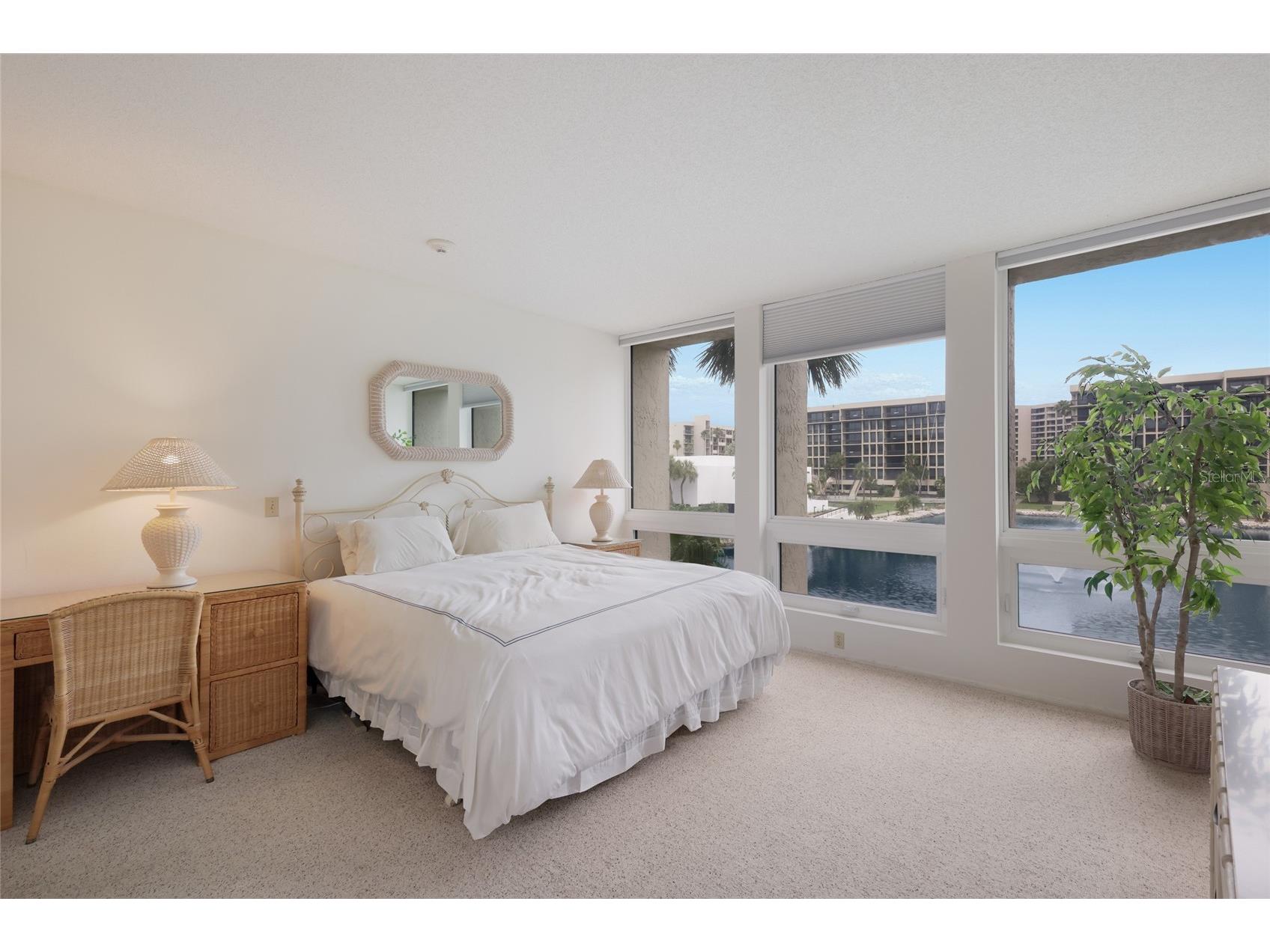 1095 Gulf Of Mexico Drive #102 Longboat Key FL 34228 - GULF OF MEXICO A4693425 image16