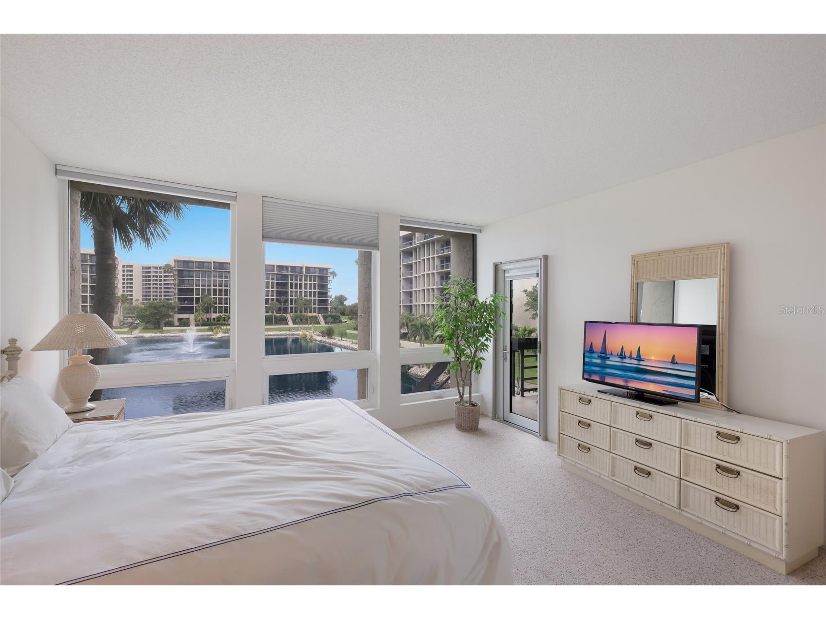 1095 Gulf Of Mexico Drive #102 Longboat Key FL 34228 - GULF OF MEXICO A4693425 image17