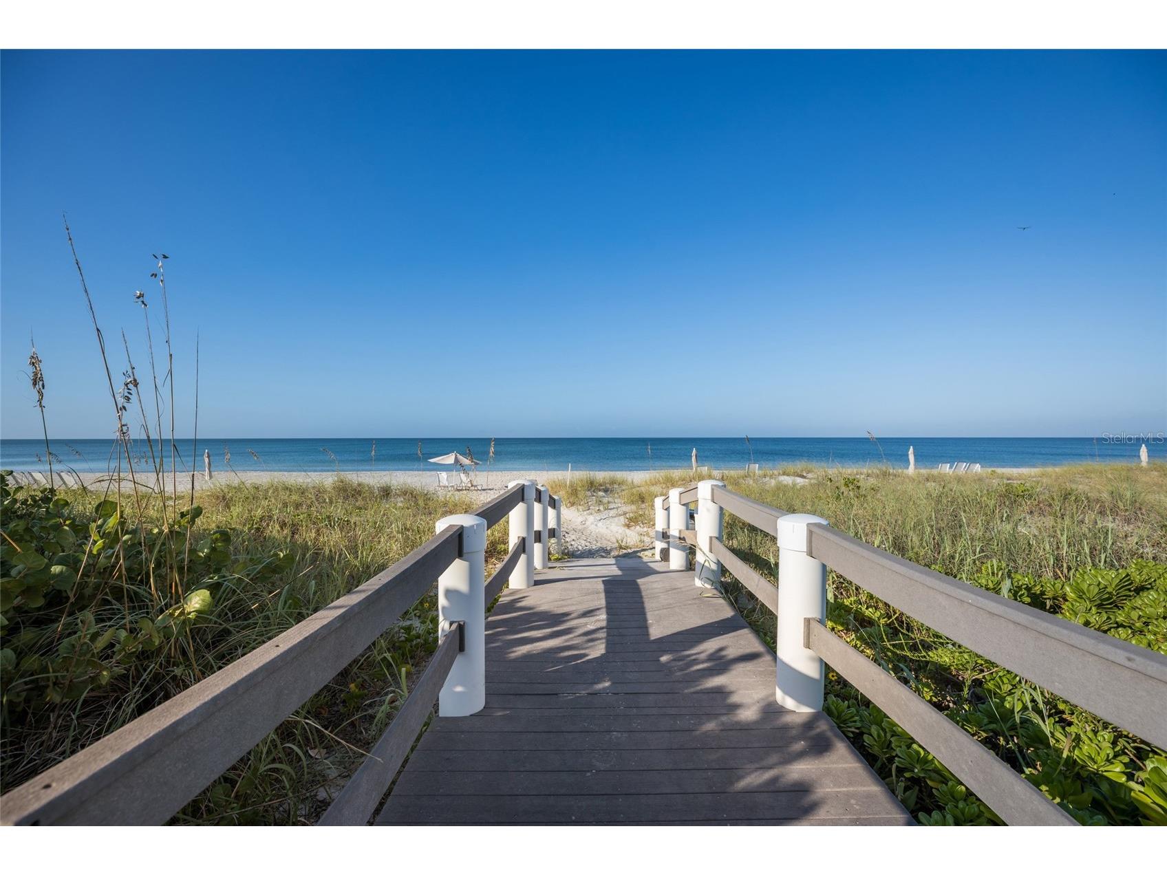 1095 Gulf Of Mexico Drive #102 Longboat Key FL 34228 - GULF OF MEXICO A4693425 image2
