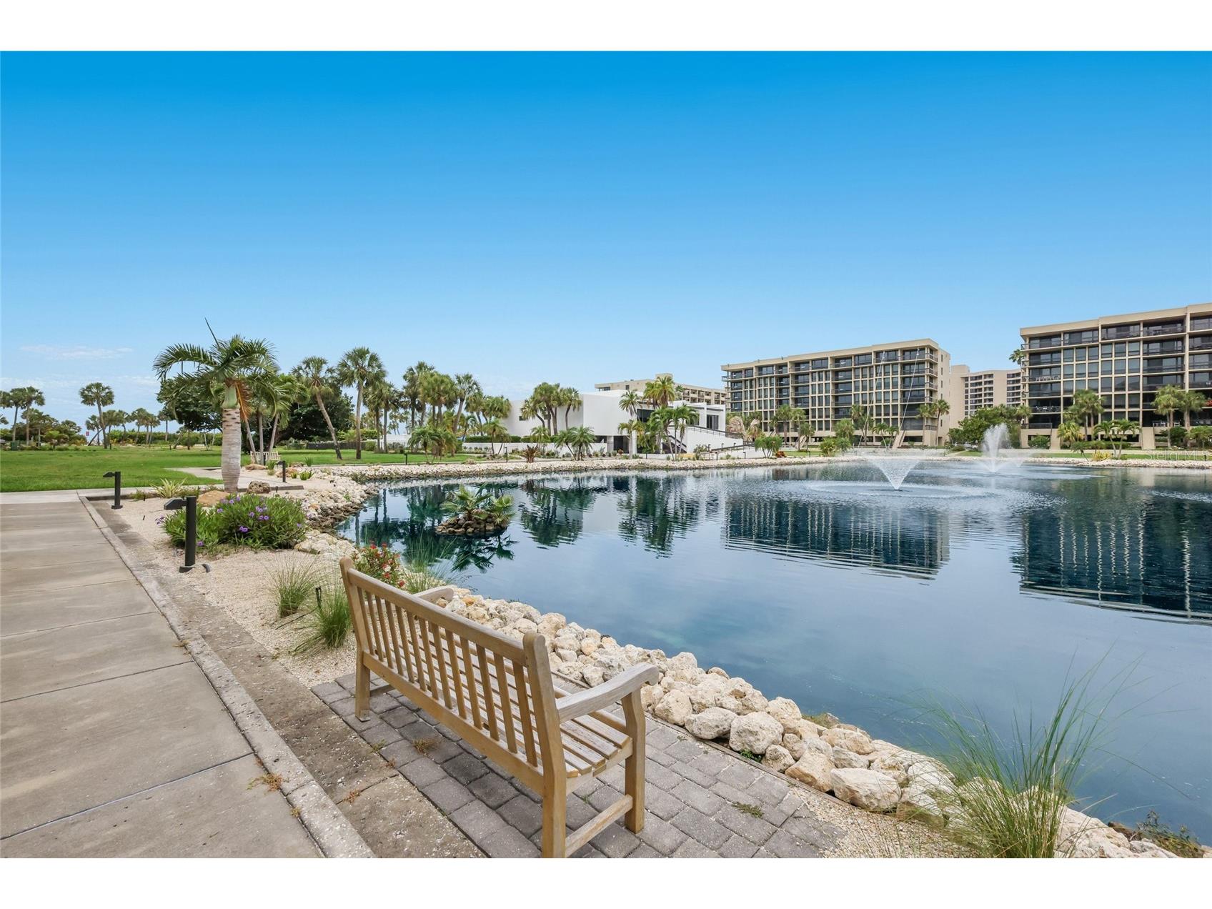 1095 Gulf Of Mexico Drive #102 Longboat Key FL 34228 - GULF OF MEXICO A4693425 image28