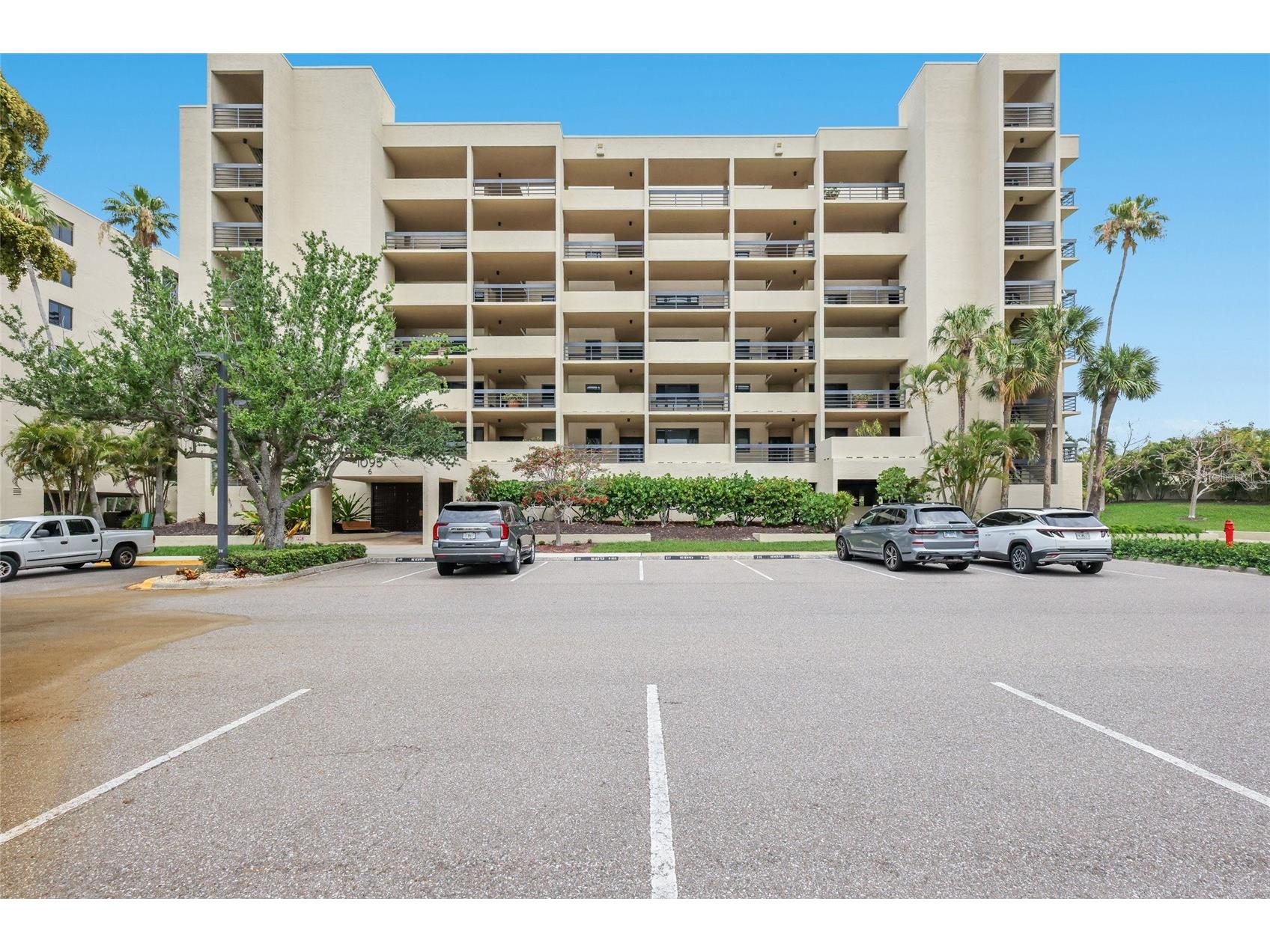 1095 Gulf Of Mexico Drive #102 Longboat Key FL 34228 - GULF OF MEXICO A4693425 image30