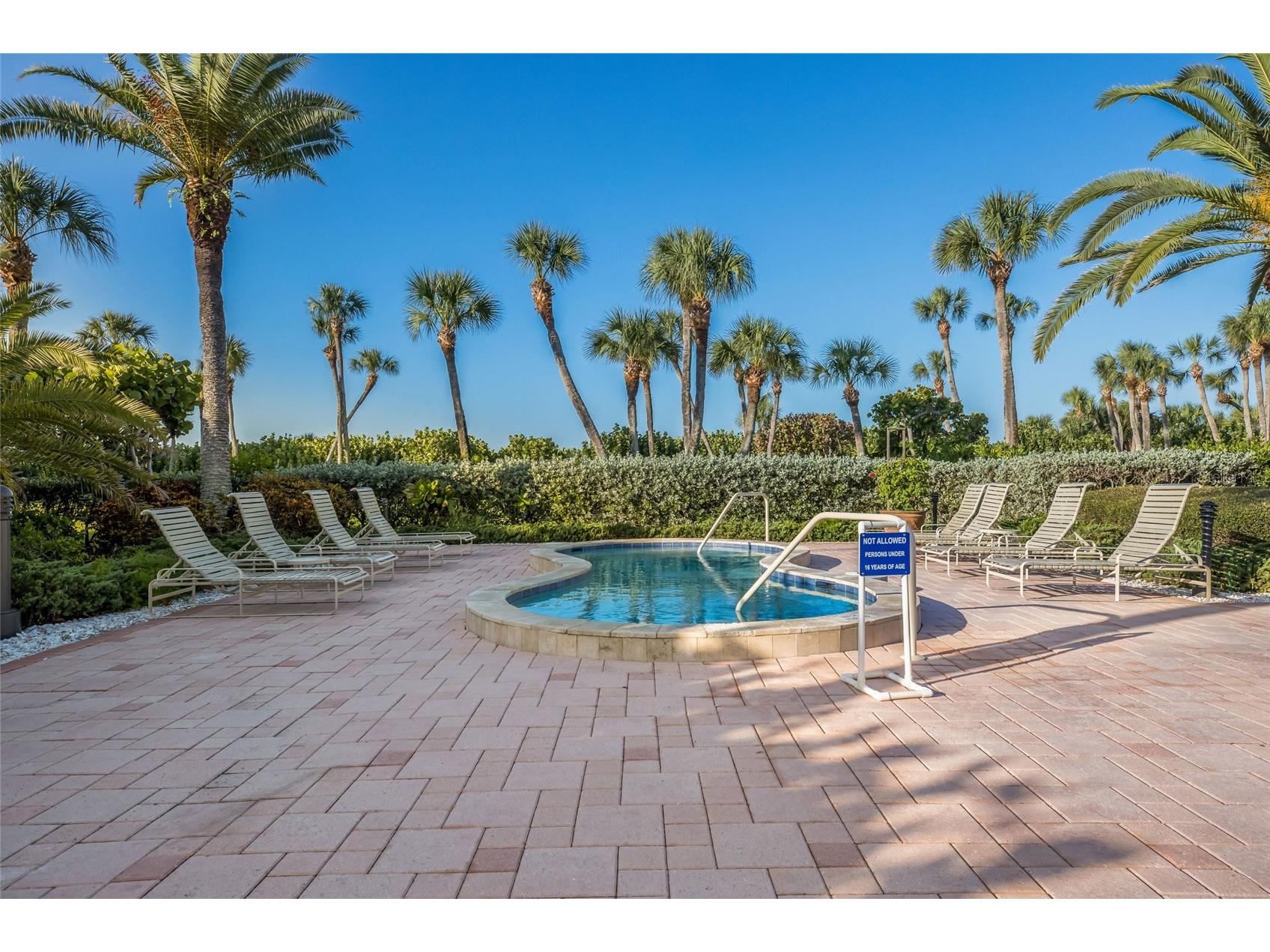 1095 Gulf Of Mexico Drive #102 Longboat Key FL 34228 - GULF OF MEXICO A4693425 image32