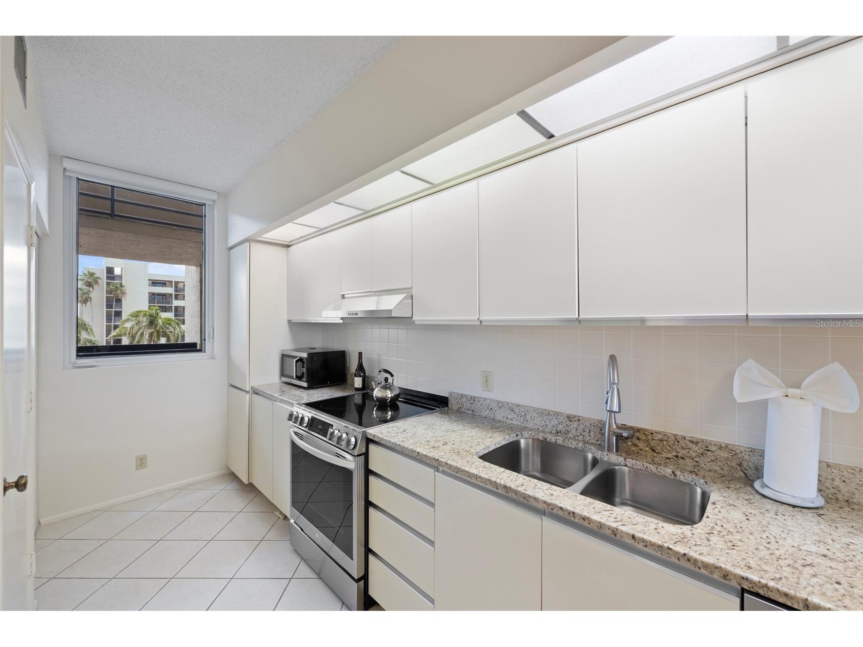 1095 Gulf Of Mexico Drive #303 Longboat Key FL 34228 - GULF OF MEXICO A4699853 image11
