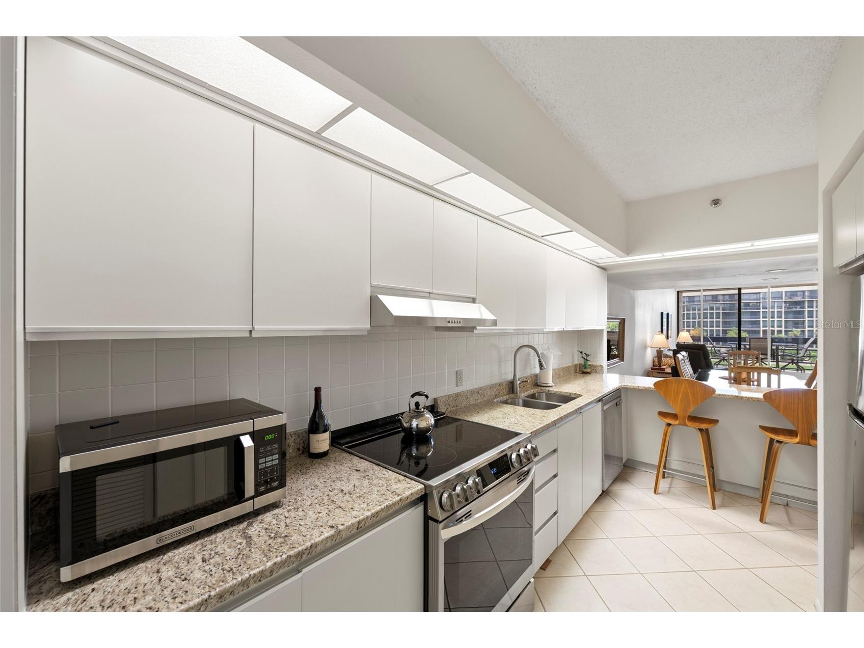 1095 Gulf Of Mexico Drive #303 Longboat Key FL 34228 - GULF OF MEXICO A4699853 image13