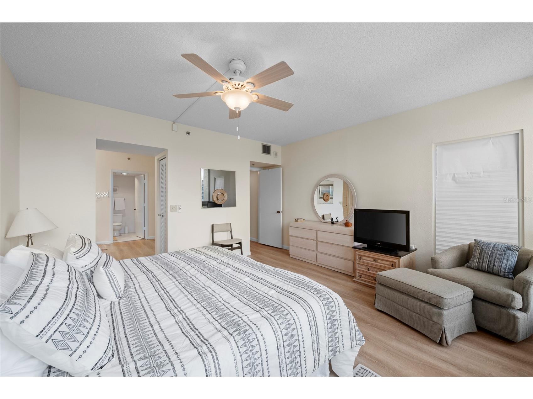 1095 Gulf Of Mexico Drive #303 Longboat Key FL 34228 - GULF OF MEXICO A4699853 image20