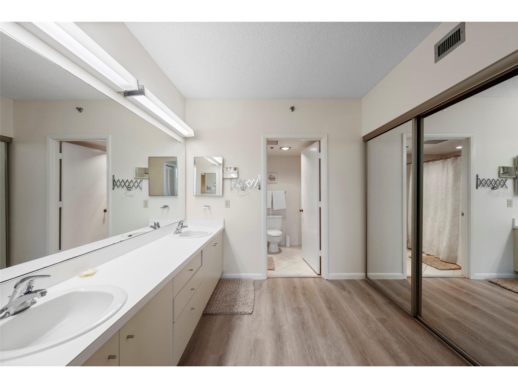 1095 Gulf Of Mexico Drive #303 Longboat Key FL 34228 - GULF OF MEXICO A4699853 image21