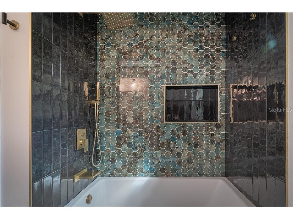 1097 Eden Isle Boulevard NE #3 Saint Petersburg FL 33704 TB8444490 image22