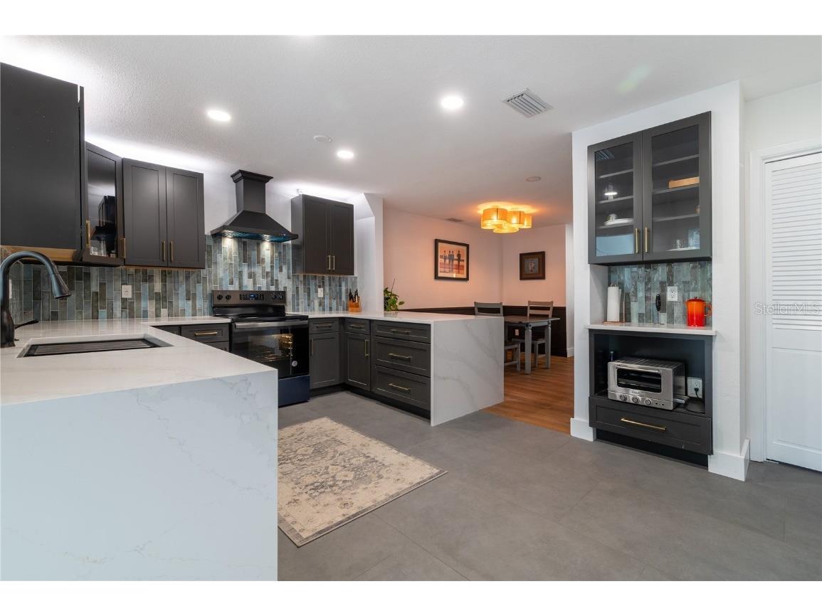 1097 Eden Isle Boulevard NE #3 Saint Petersburg FL 33704 TB8444490 image3