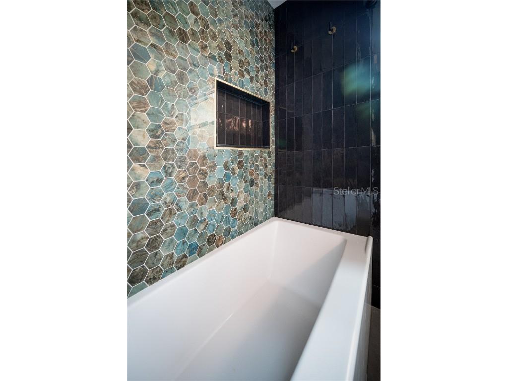 1097 Eden Isle Boulevard NE #3 Saint Petersburg FL 33704 TB8444490 image31