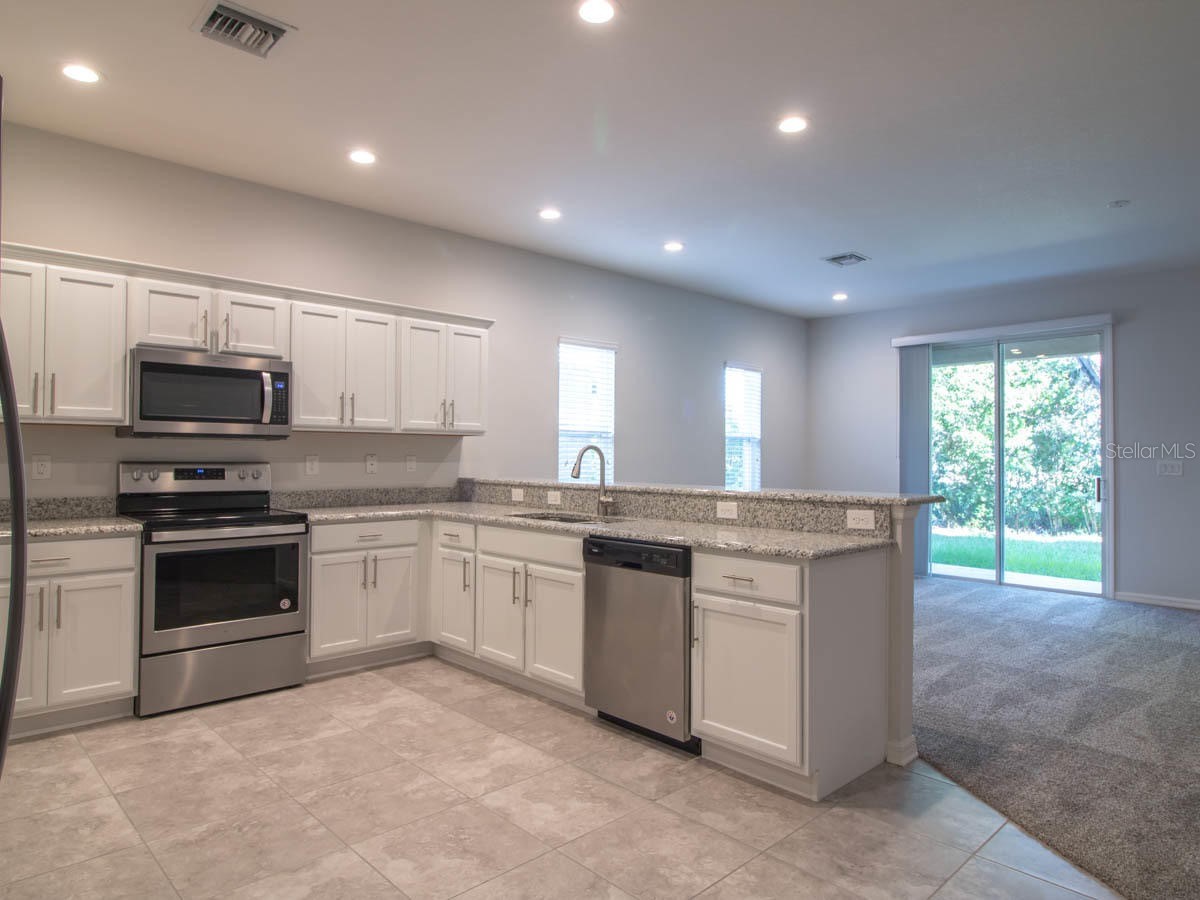 1097 Grantham Drive Sarasota FL 34234 A4699099 image4