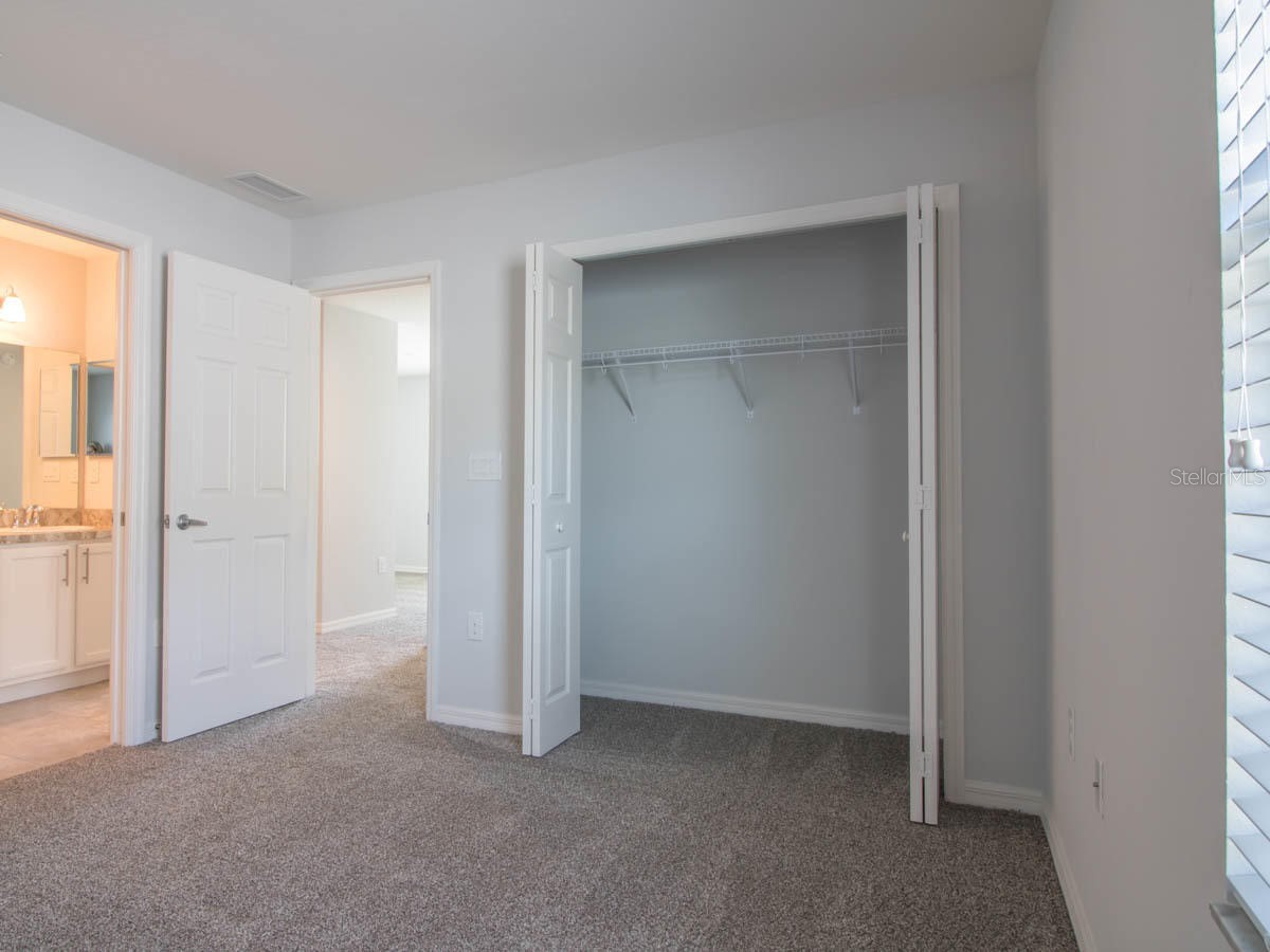 1097 Grantham Drive Sarasota FL 34234 A4699099 image8