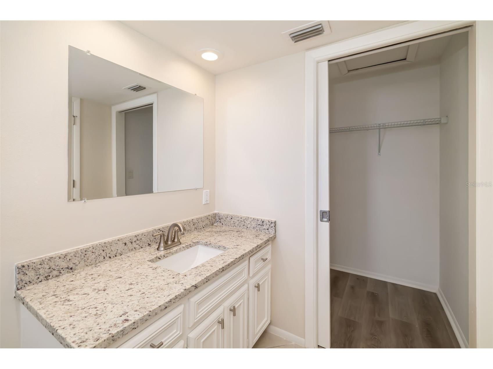 1097 Willis Avenue Sarasota FL 34232 A4685461 image33