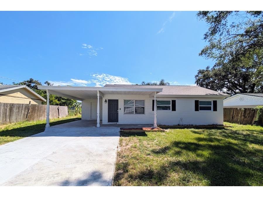 1098 Carefree Cove Drive Winter Haven FL 33881 W7858156 image1